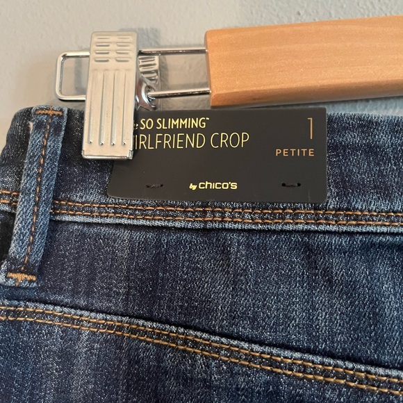 NWT Chicos “the so slimming girlfriend crop” 1P (8 p) - Picture 4 of 8